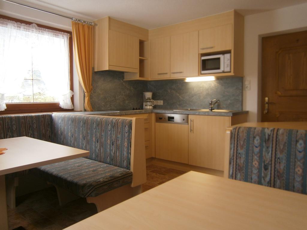 Haus Wiesenheim Fw Oetztal Längenfeld Habitación foto