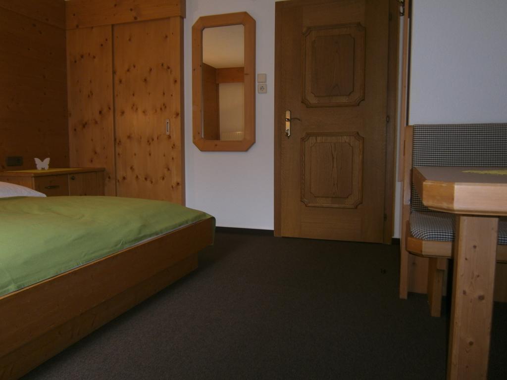 Haus Wiesenheim Fw Oetztal Längenfeld Exterior foto