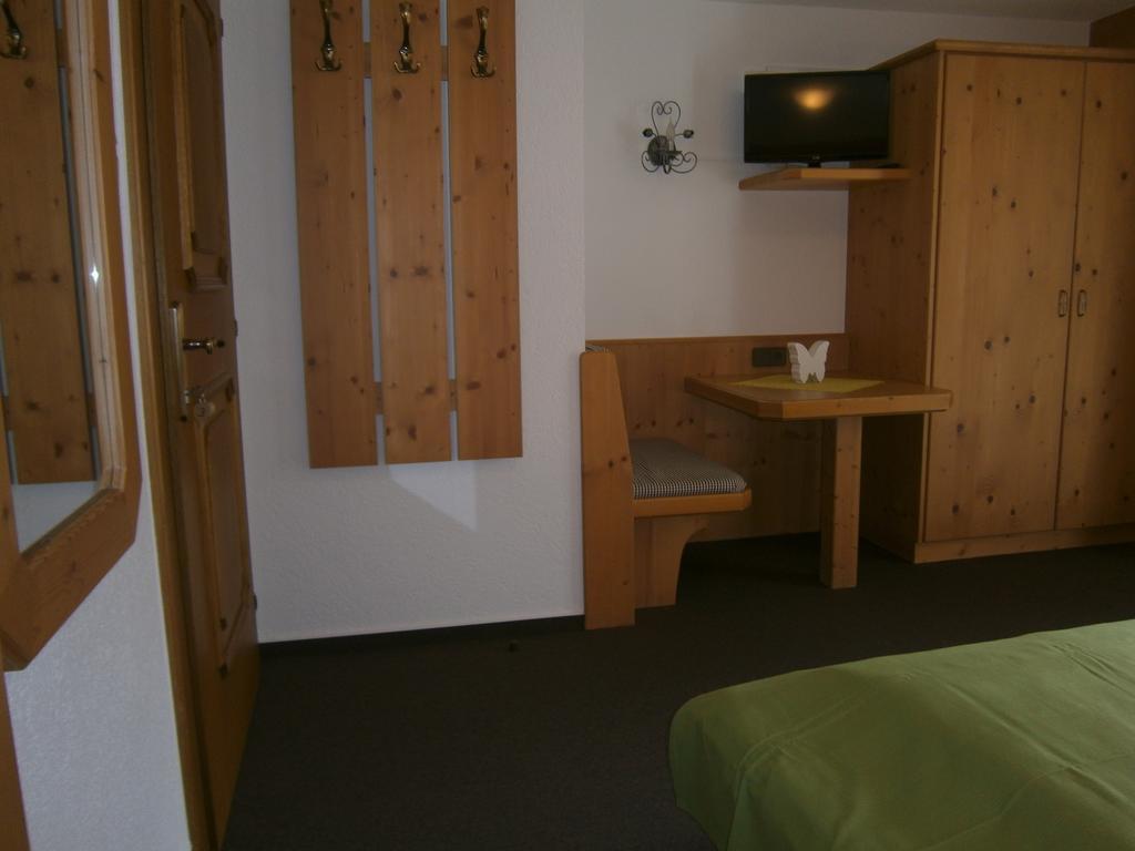 Haus Wiesenheim Fw Oetztal Längenfeld Exterior foto