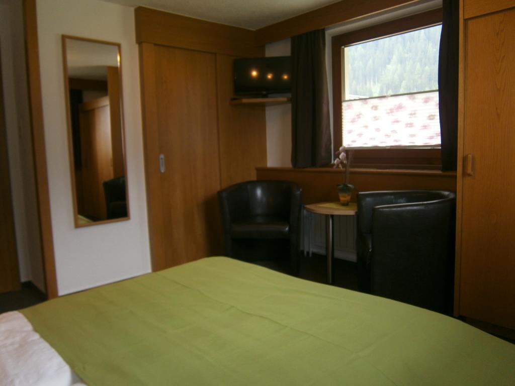 Haus Wiesenheim Fw Oetztal Längenfeld Exterior foto